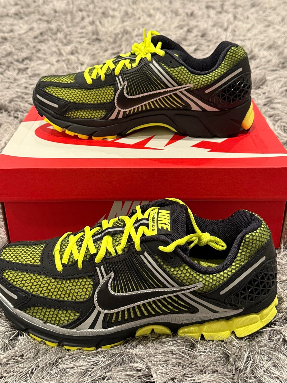 Nike Zoom Vomero 5 Lemon Venom. Mens 10